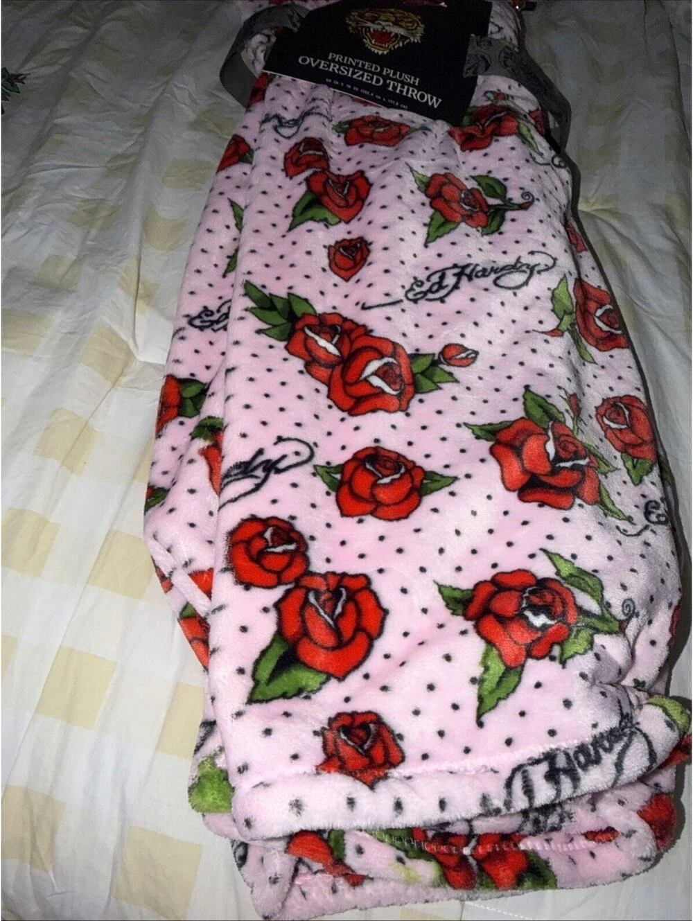 Ed Hardy Tattoo Printed Plush Oversized Throw Blanket Pink with red Roses NWT